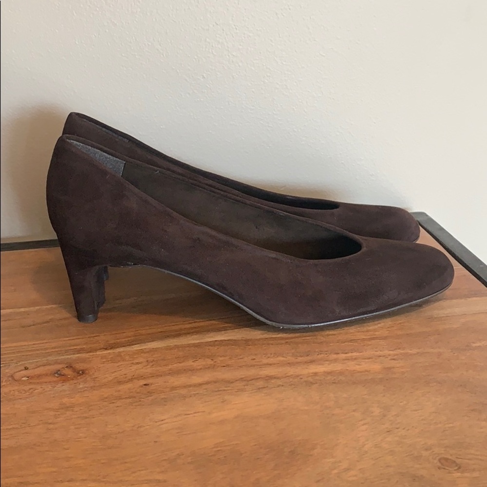 STUART WEITZMAN Brown Suede Block Heels